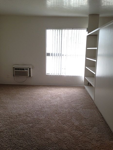 2nd image of 8591 Mellmanor Dr APT 7