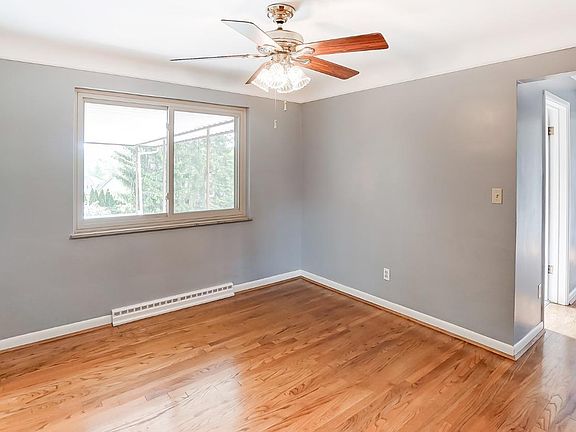 5th image of 7218 Longfield Dr