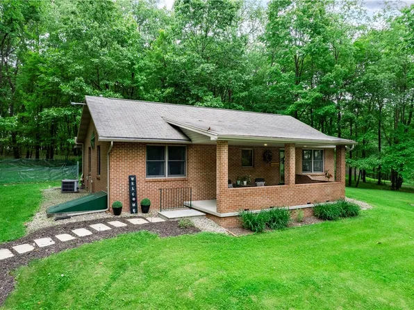 223 Cashdollar Rd, Mars, PA 16046