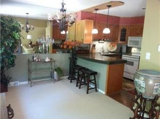 10419 Ash St, Overland Park, KS 66207
