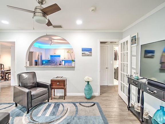 3rd image of 4307 W Palmira Ave