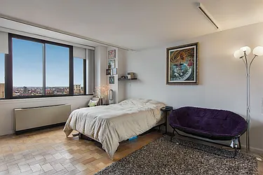 Sold by Avenue Real Estate