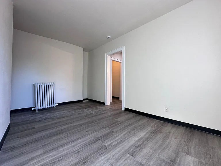 113 S Monroe Ave — Photo 16