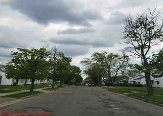 Exterior Neighborhood (street photo)