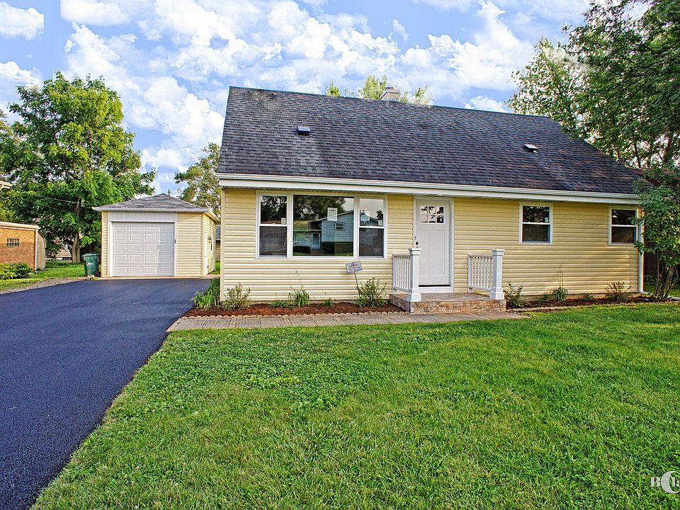 1st image of 25637 W Wacker Dr