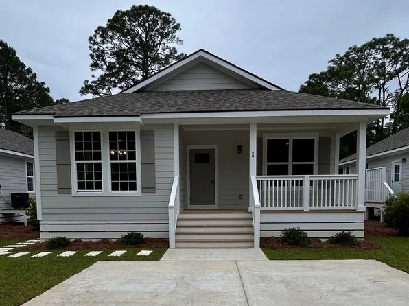 38 S 1st St, Pt Washington, FL 32459