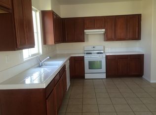 1011 Laura Ln, Tehachapi, CA 93561