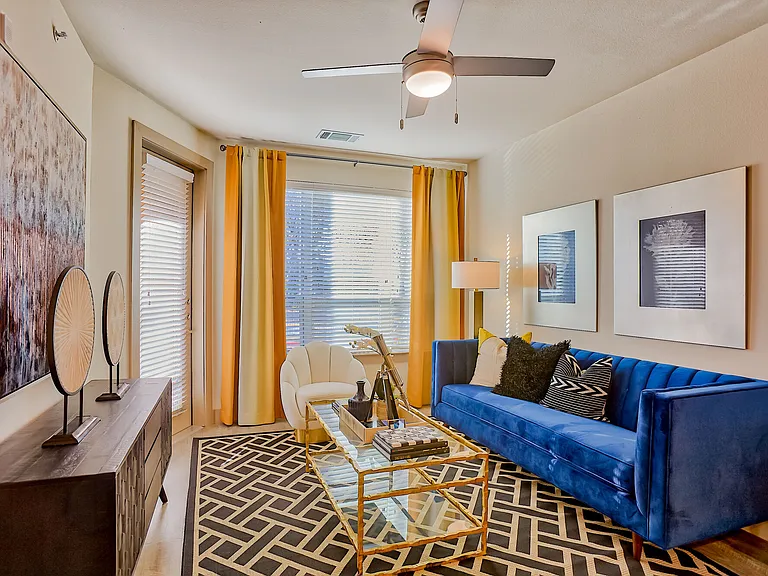 Tower Bay Lofts — Photo 9