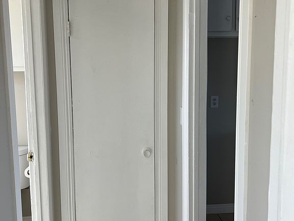 5th image of 422 Devener St APT D
