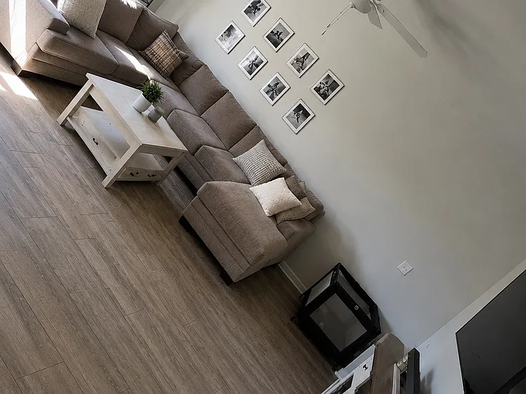 609 Parker Ct — Photo 5