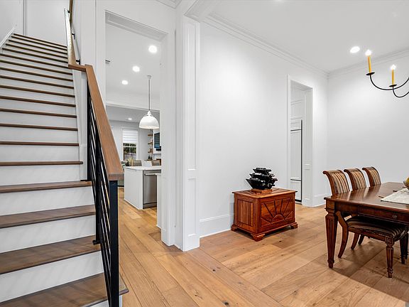 5th image of 5042 Mimosa St
