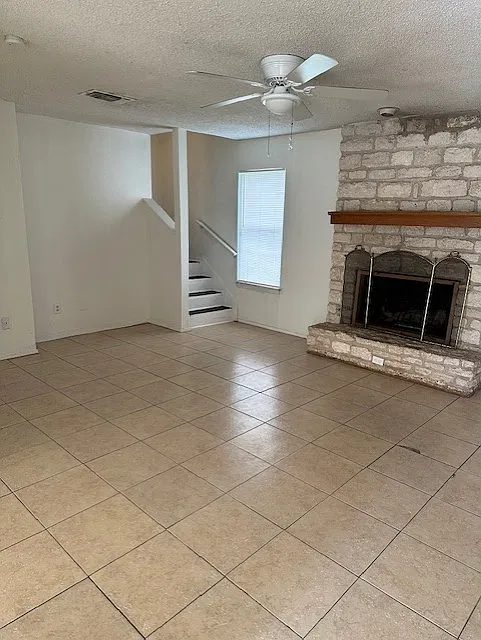 2 bed, 2.5 bath, 1250 sqft, $1,400 — Photo 4
