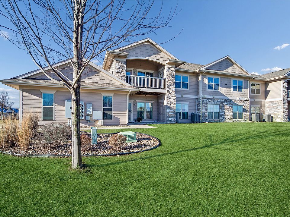 1st image of 2407 NE Oak Dr Unit 4
