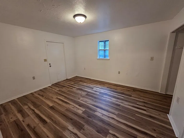 5019 East St — Photo 7