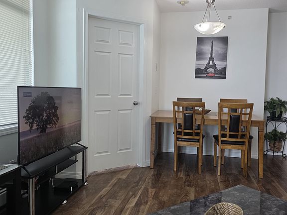 5th image of 1121 6th Ave SW #1811