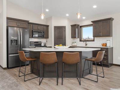 512 Mehrer Dr, Bismarck, ND, 58504