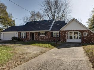 3824 E Farm Road 156, Springfield, MO 65809