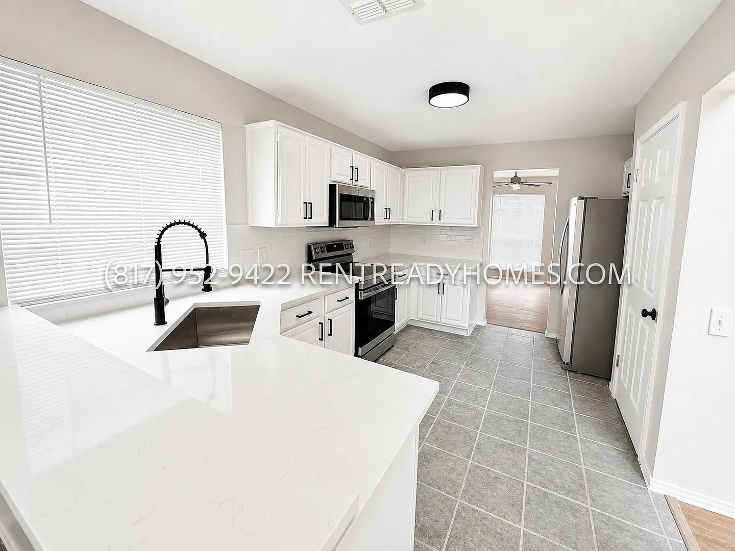 3405 Plantation Ln - Pet Friendly 3 Bedroom Rental Home in Houston, TX with Quartz Countertops an... — Photo 4