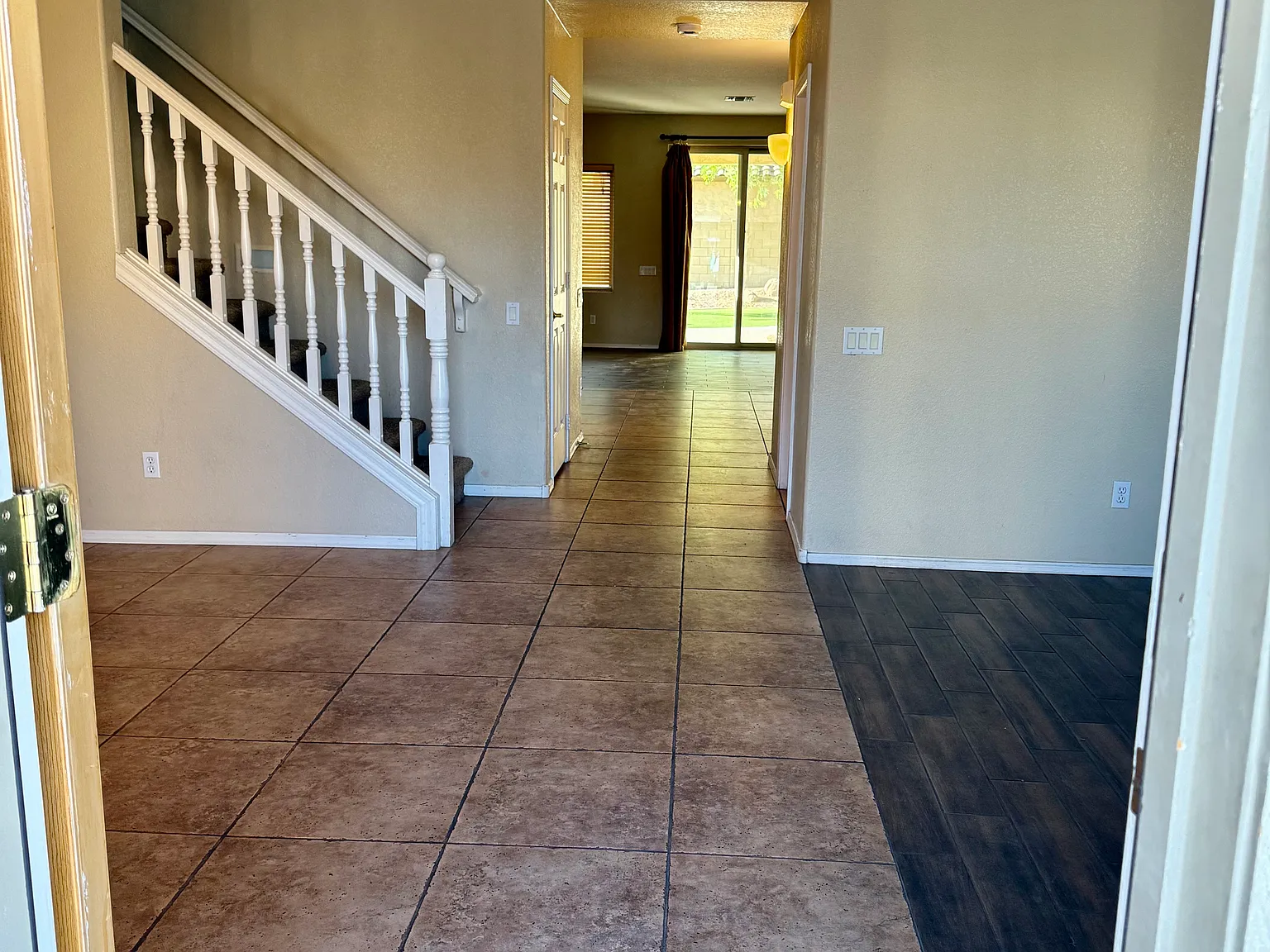 3 bed, 2.5 bath, 2121 sqft, $2,450 — Photo 2