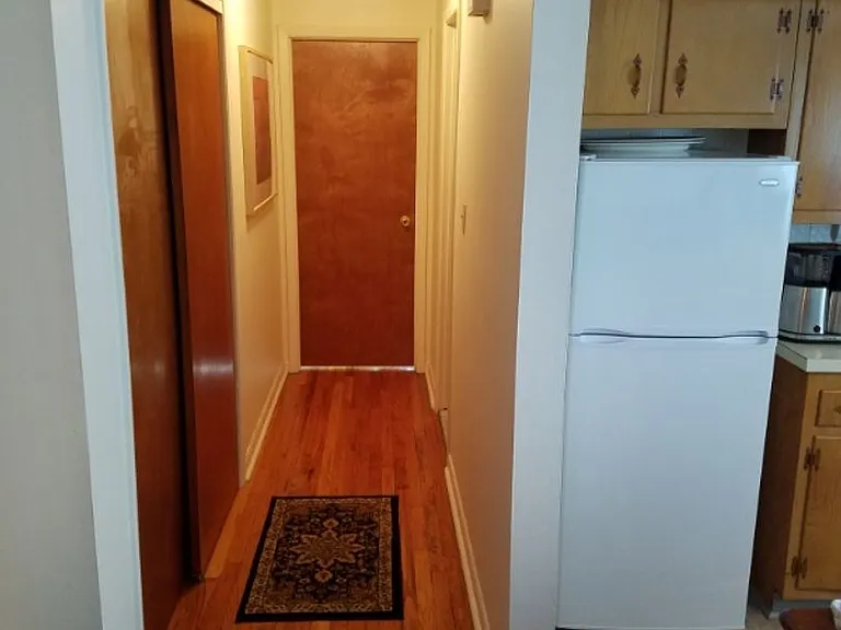 550 Whitney Ave #15 — Photo 6
