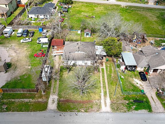3rd image of 6109 Hertford St