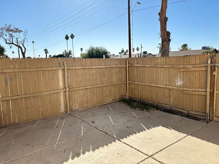 8426 N 34th Dr — Photo 12