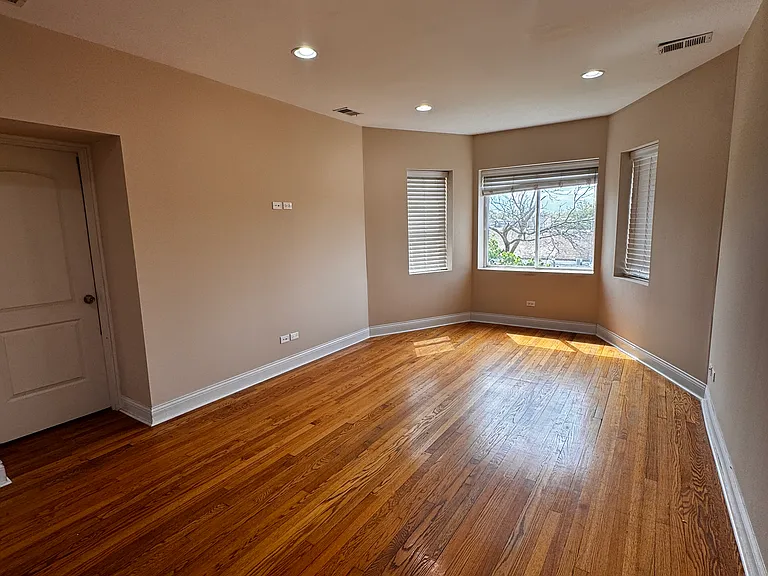 1611 N Meade Ave #3S — Photo 2