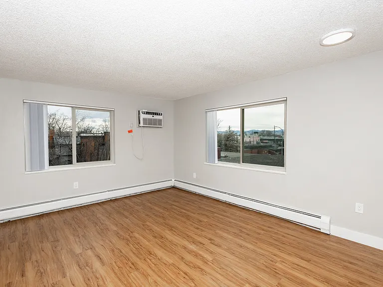 60 South — Photo 22
