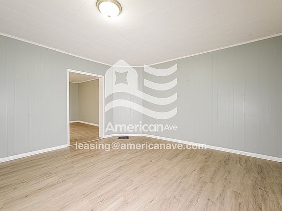 836132_005_living_room_5.jpg