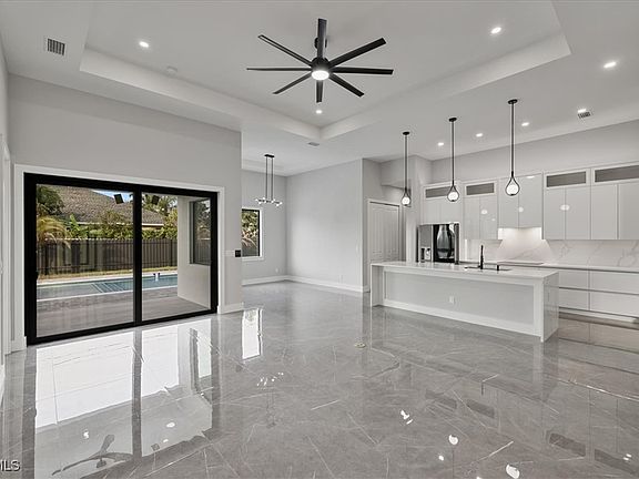 5th image of 607 NW 7th St