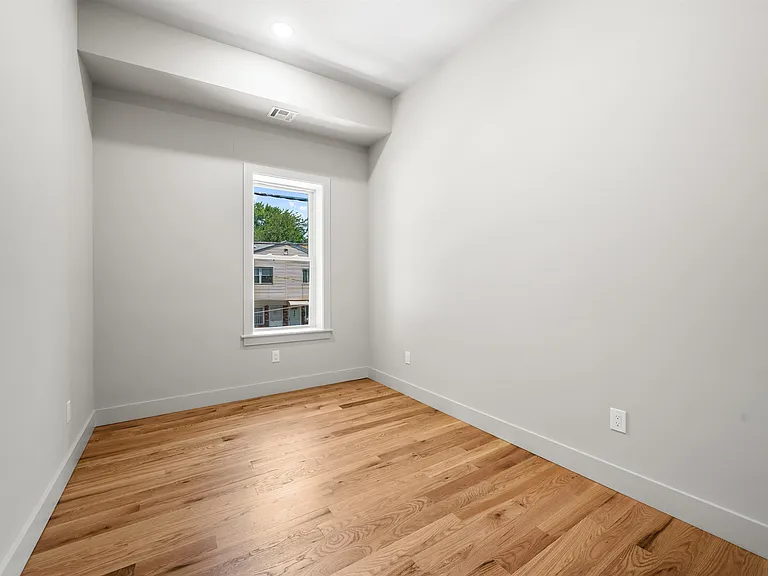 424 Woodlawn Ave #2 — Photo 11