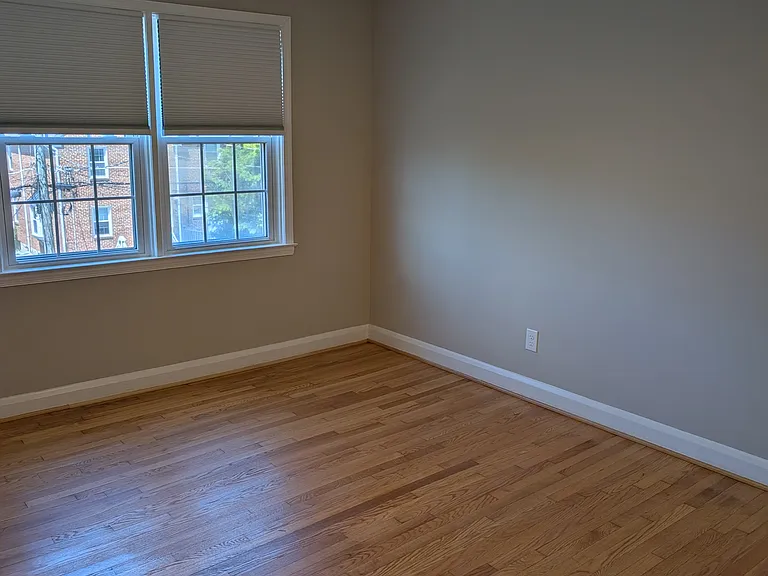 214 Stevenson Ln — Photo 10