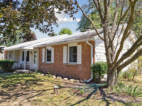 2nd image of 8113 Brookwood Dr