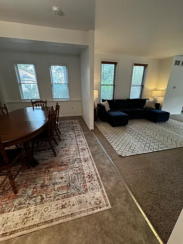 920 Center Pl Photo 1