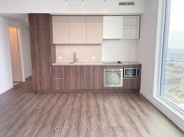 1000 Portage Pkwy, Vaughan, ON