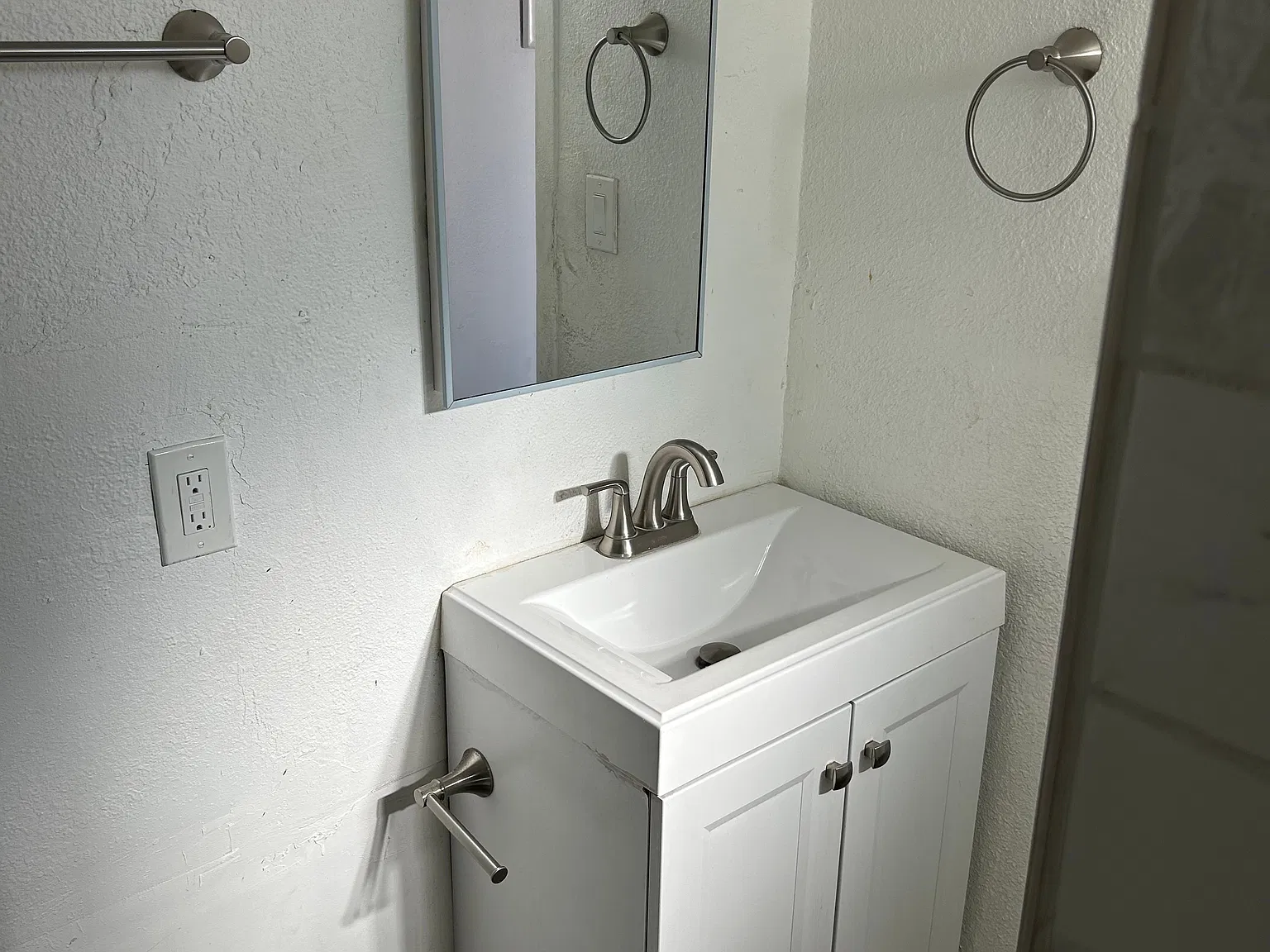 1 bed, $900 — Photo 2