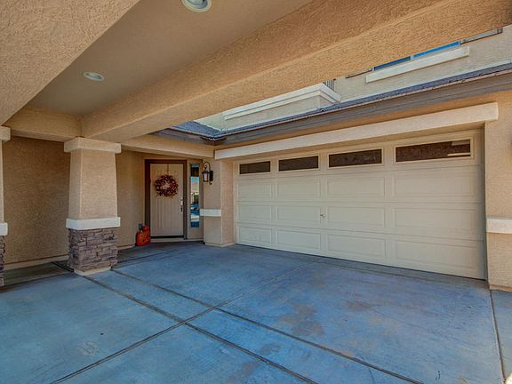 4th image of 2824 E Charlotte Dr