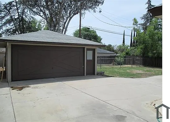 4468 E Clinton Ave — Photo 9