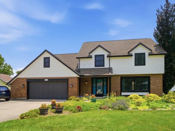 813 N Circle Dr, Wapakoneta, OH 45895