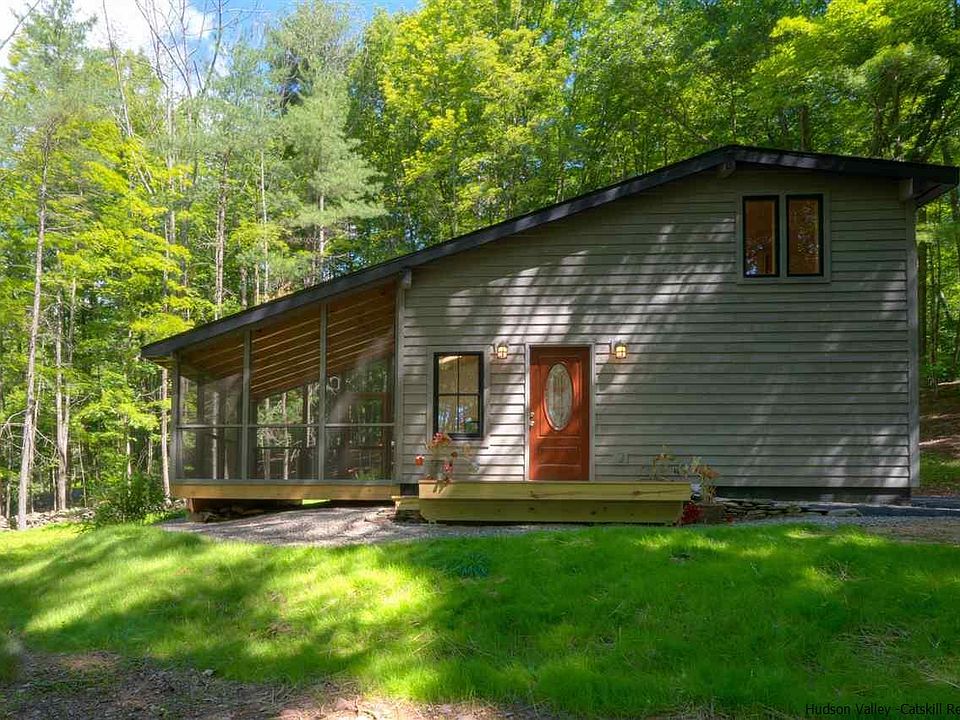 1st image of 47 Cooper Hollow Ln