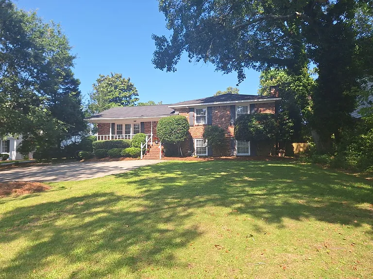 755 Cross Hill Rd — Photo 1