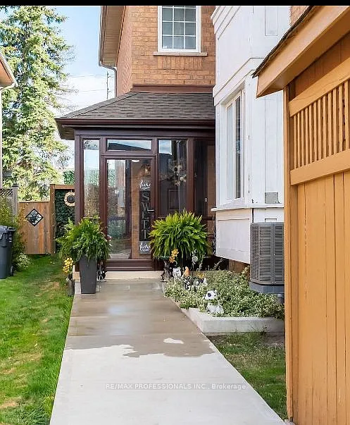 99 Desert Sand Dr photo 1