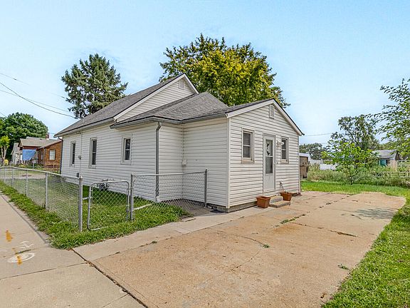 3rd image of 202 S 24th St