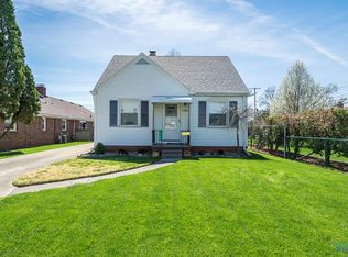 2464 Taft Ave, Oregon, OH 43616