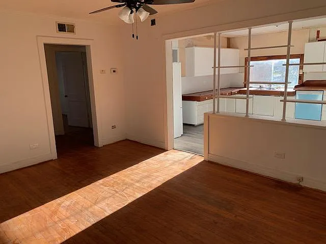3 bed, 1040 sqft, $1,100 — Photo 2