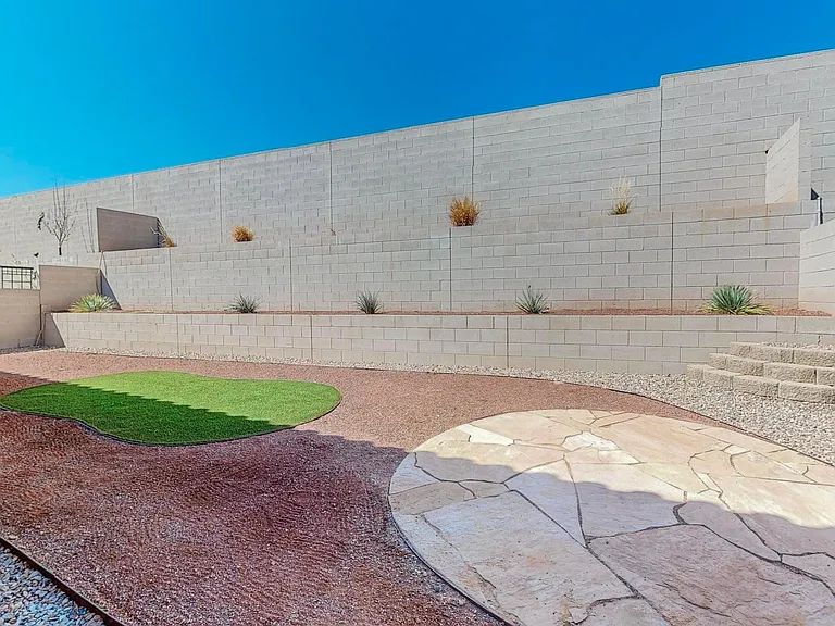 5950 Las Vacas Ct NE — Photo 61