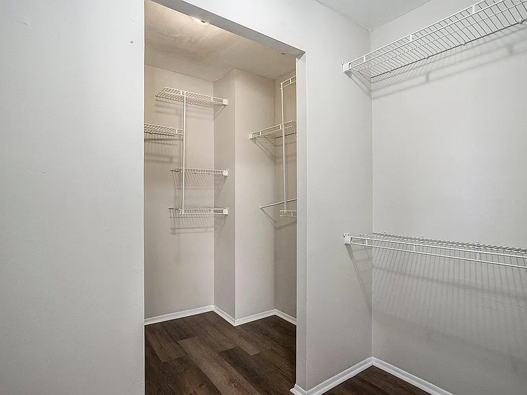 2280 Suzann Dr — Photo 19