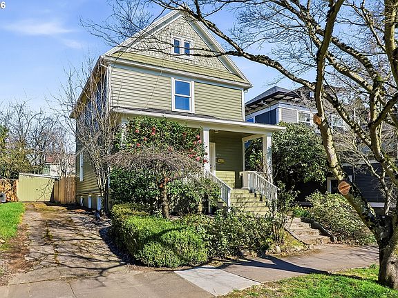 2nd image of 3923 SE Main St