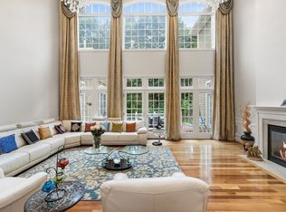 Six Ashley Ct, Lynnfield, MA 01940