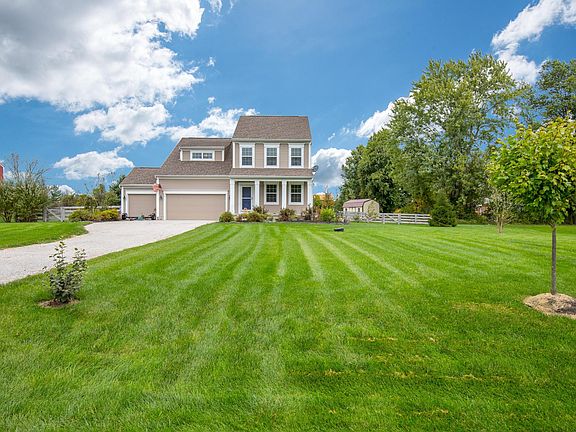 4th image of 8201 Meadow Chase Dr